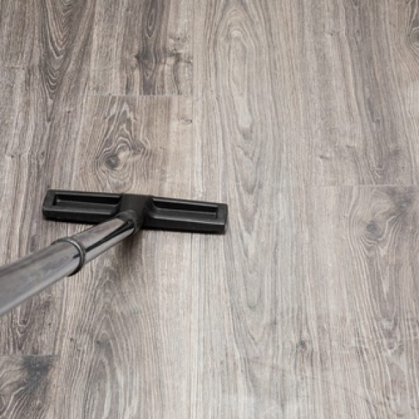 Cleaning-wooden-floor